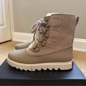 Women’s Sorel Snow Boots 10